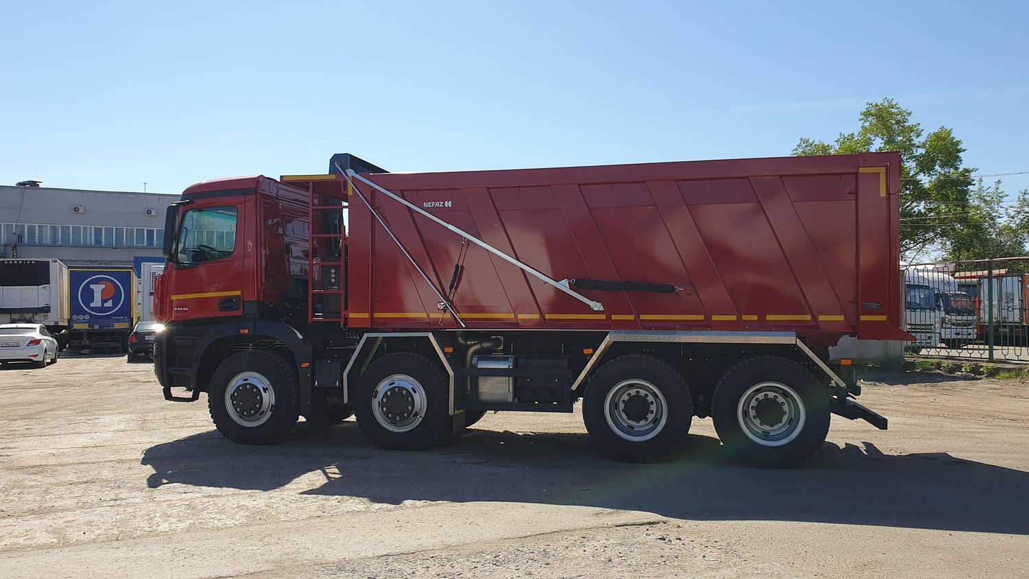 Самосвал KAMAZ-65951